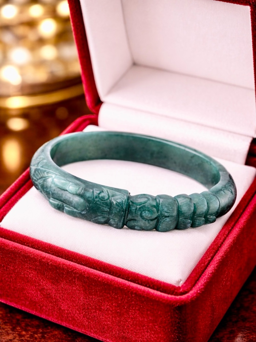 Guatemalan Jadeite Jade 280,00 Ctw Carved Dragon Olmec Jadeite Bangle Bracelet